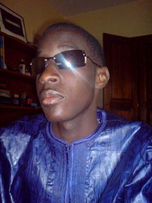 momo se la joue inaccessible mais on aime tro il a du sty le nak