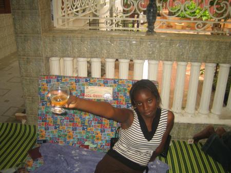 moi portant un toast